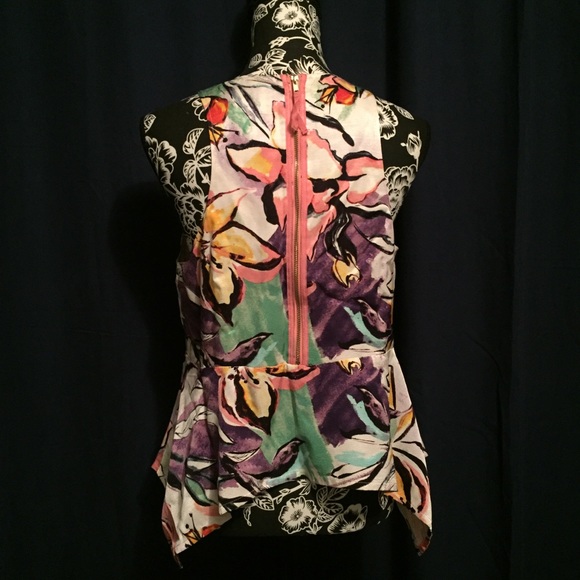 👚 Lucille HD in Paris floral peplum top - Picture 4 of 8